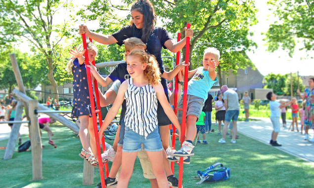In de ladders De Brembocht 50 jaar 